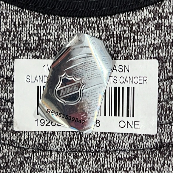 New York Islanders Grey Cap. Purple for Hockey Fights Cancer. OS - Picture 4 of 7